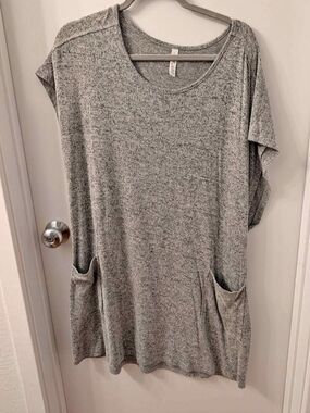 Latched Mama Gray Pocketed Knit Tunic